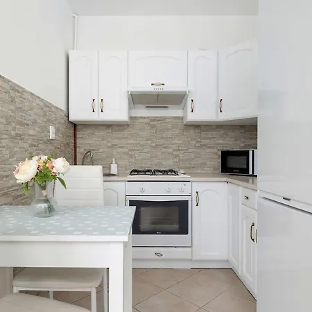 Apartment Turquoise In Cracow With Large Terrace By Renters