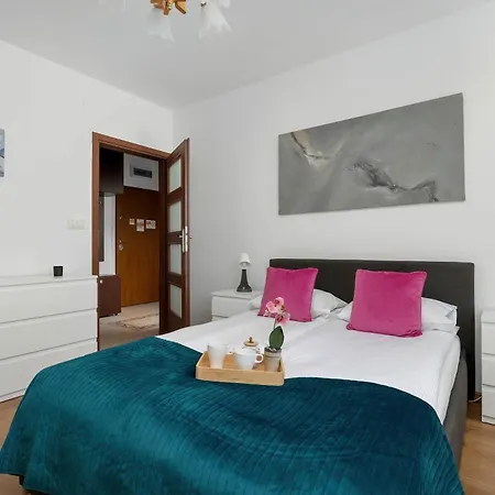Appartement Turquoise In Cracow With Large Terrace By Renters Krakau