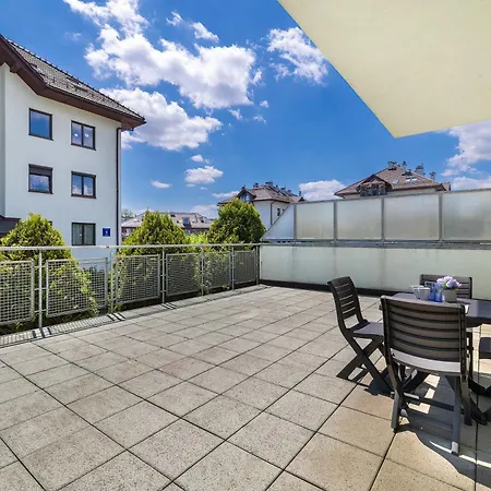 Turquoise In Cracow With Large Terrace By Renters Apartment
