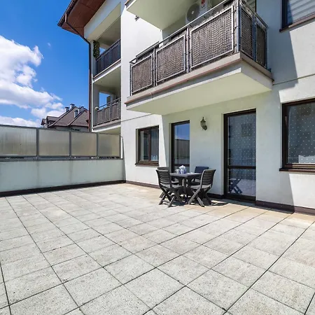 Turquoise In Cracow With Large Terrace By Renters